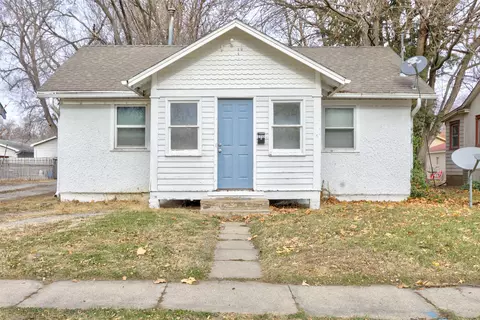2712 Des Moines St, Des Moines, IA 50317