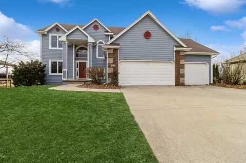 2810 NE Briarwood Dr, Ankeny, IA 50021