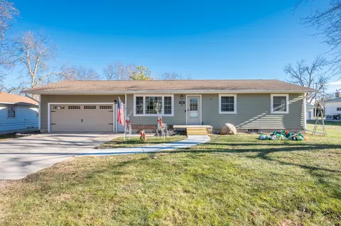 733 6th St, Colo, IA 50056