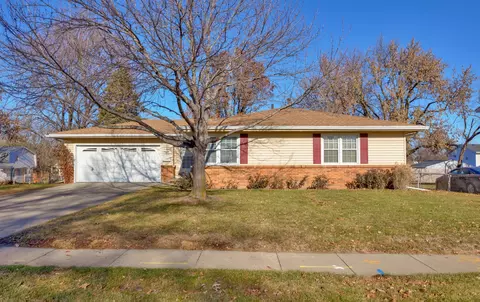 4815 Aurora Ave, Des Moines, IA 50310