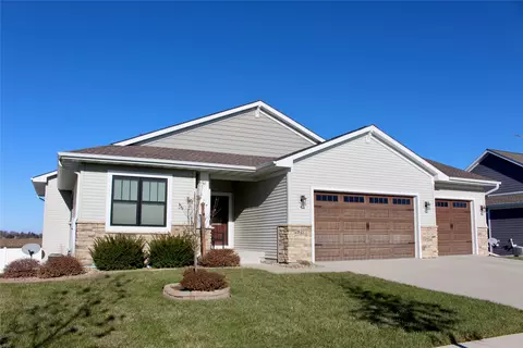2827 Aberdeen Dr, Ames, IA 50010