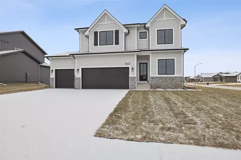 160 NW Valleyview Dr, Waukee, IA 50263