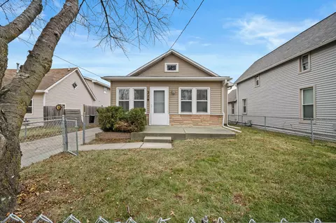 328 E Jackson Ave, Des Moines, IA 50315