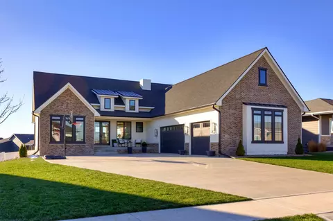 730 Daybreak Dr, Waukee, IA 50263