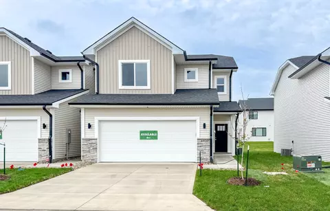 6920 Poppy Ct, Johnston, IA 50131
