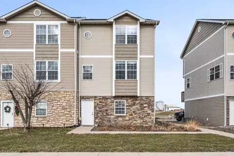 1305 S G Ave #8, Nevada, IA 50201