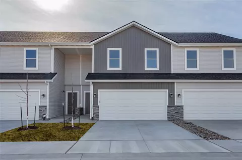6113 Tungsten Dr, Pleasant Hill, IA 50327