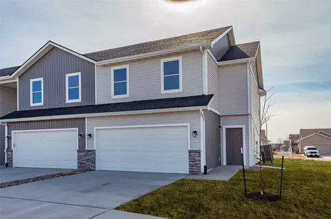 6105 Tungsten Dr, Pleasant Hill, IA 50327