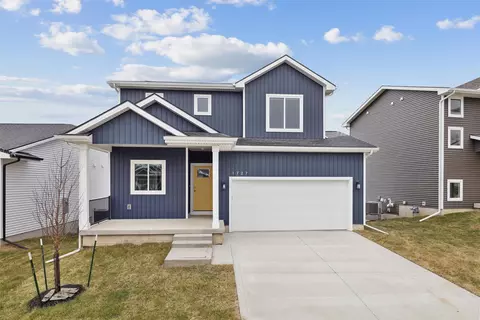 1727 Willow Ct, Norwalk, IA 50211