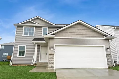 2905 Yordi Dr, Norwalk, IA 50211