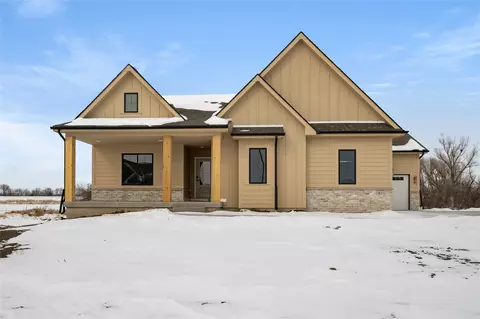 3931 N Callison Ave, Cumming, IA 50061