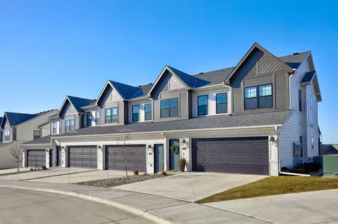 14154 Wilden Dr, Urbandale, IA 50323