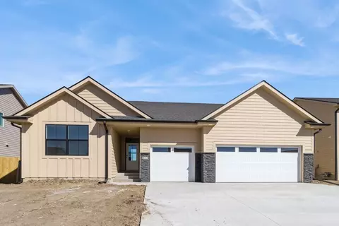 412 NE 58th St, Ankeny, IA 50021