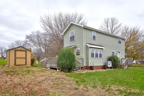 123 Lakeview Ln, Knoxville, IA 50138
