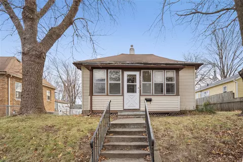 3911 8th St, Des Moines, IA 50313