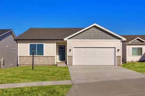 6381 NE 11th Ct, Des Moines, IA 50313