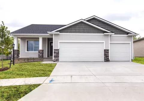 1099 NE 64th Ave, Des Moines, IA 50313