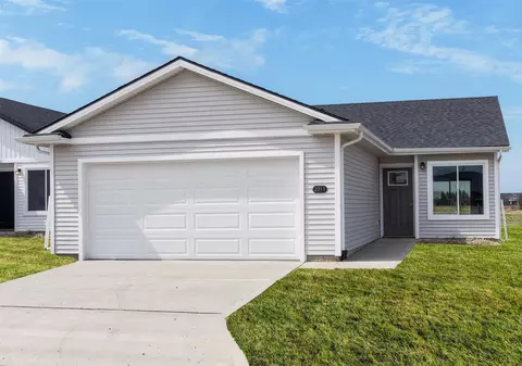 2211 Legacy Dr, Norwalk, IA 50211