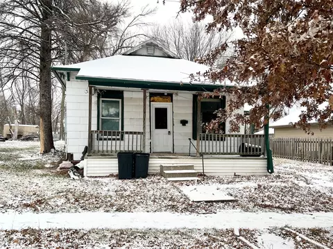 513 8th Ave W, Oskaloosa, IA 52577