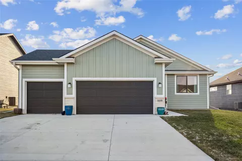 409 NE 57th Ct, Ankeny, IA 50021
