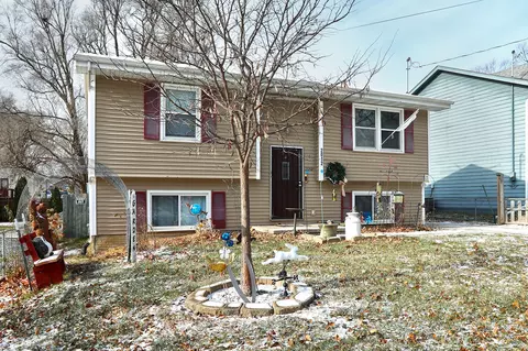 2012 E 40th Ct, Des Moines, IA 50317