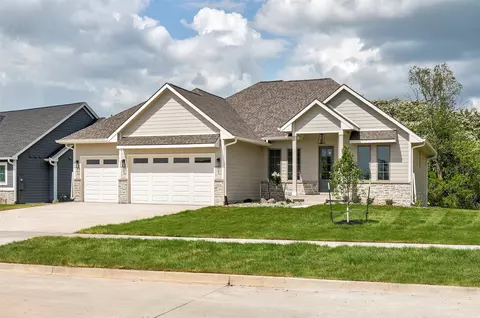 703 Richland Ct, Van Meter, IA 50261