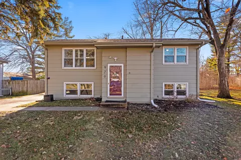 920 Maple St, Waukee, IA 50263