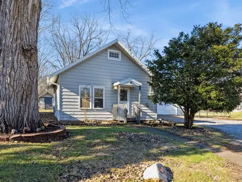 3906 E 32nd St, Des Moines, IA 50317