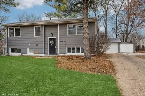 4928 Hillcrest Dr, Pleasant Hill, IA 50327