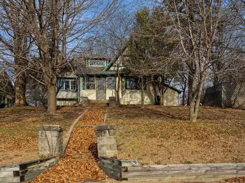 104 E Broadway St, Colfax, IA 50054