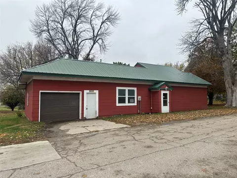 101 Park St, Laurel, IA 50141
