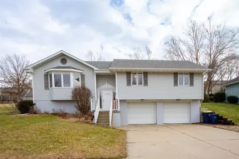 1442 W 4th St, Pella, IA 50219