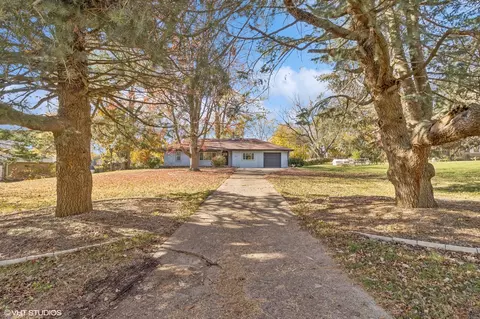 1032 32nd St, West Des Moines, IA 50266