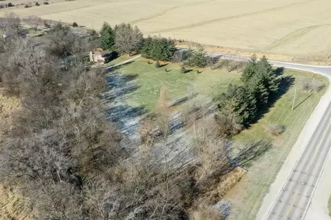 9668 G24 Hwy, Indianola, IA 50125