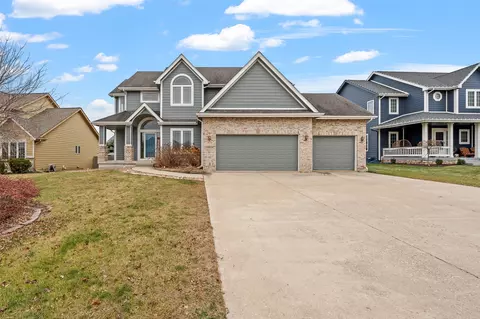 12602 Ridgemont Dr, Urbandale, IA 50323