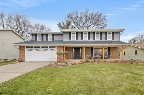 9519 Sunset Ter, Clive, IA 50325