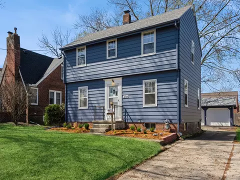 2714 41st Pl, Des Moines, IA 50310