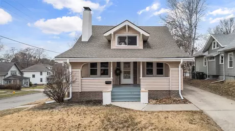 2300 E 12th St, Des Moines, IA 50316