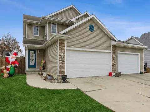 105 Rolling Prairie Dr, Runnells, IA 50237