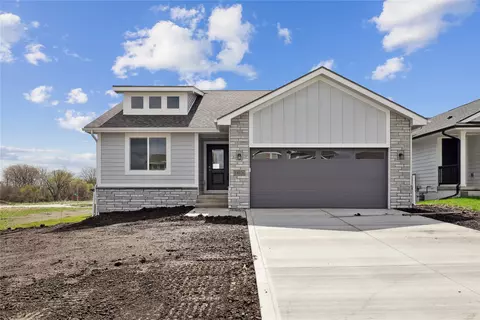 18026 Alpine Dr, Clive, IA 50325