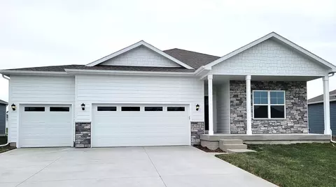 409 Meadows Ct, Polk City, IA 50226