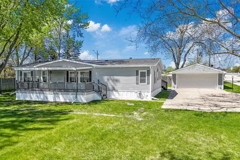 100 SE 6th St, Grimes, IA 50111