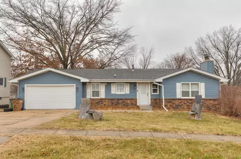 805 Elm St, Carlisle, IA 50047