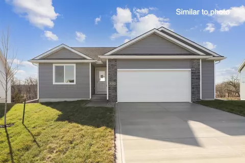 1002 Knoll Dr, Norwalk, IA 50211