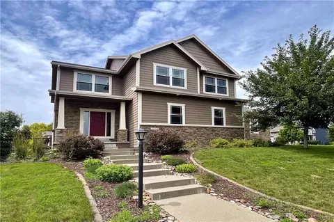 2950 Berkshire Pkwy, Clive, IA 50325