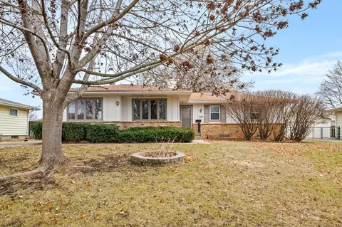1105 SE Bel Aire Rd, Ankeny, IA 50021