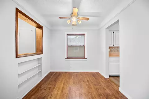 7420 Dennis Dr, Urbandale, IA 50322