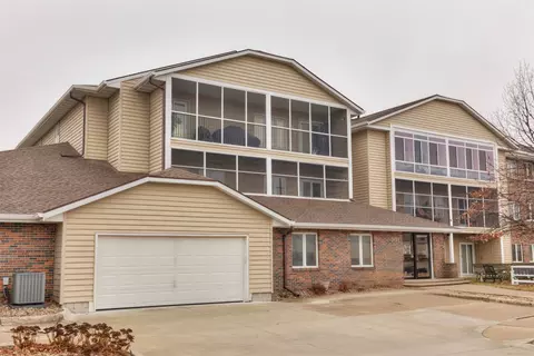 301 SE Delaware Ave #209, Ankeny, IA 50021