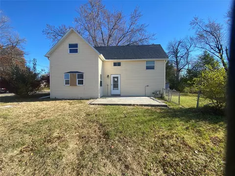 510 3rd St SW, State Center, IA 50247