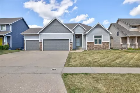 912 NW 33rd St, Ankeny, IA 50023